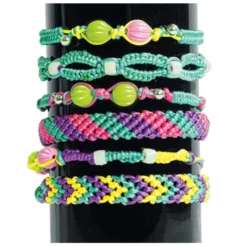 Friendship Bracelets Mania